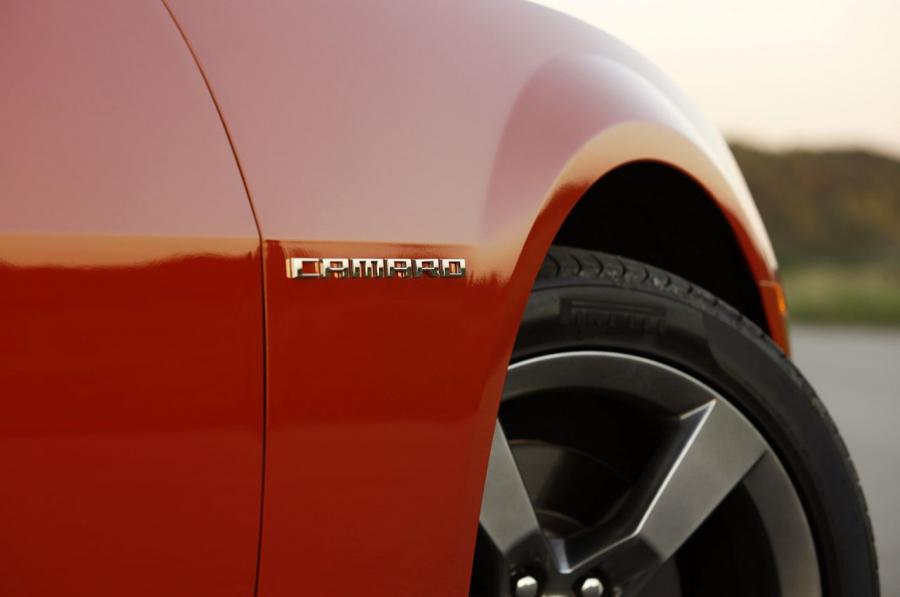  Chevrolet Camaro SS Convertible 2011 года  (фото 36 из 43)